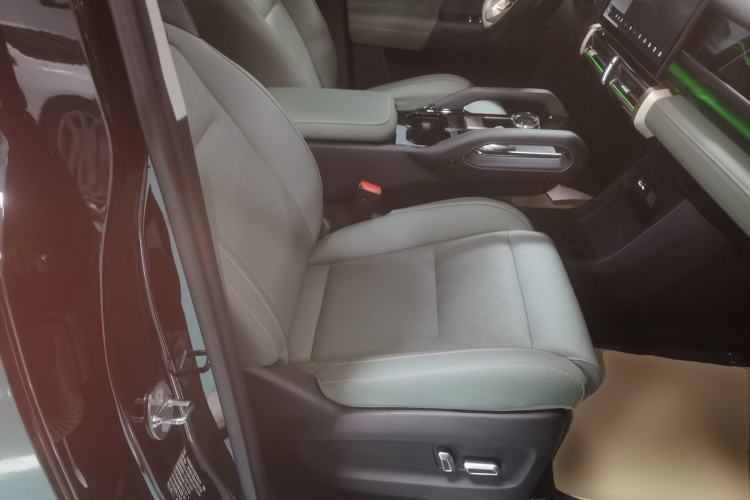 Used  03 2024 472km Four-Wheel Drive Long-Range Intelligent Advanced Version