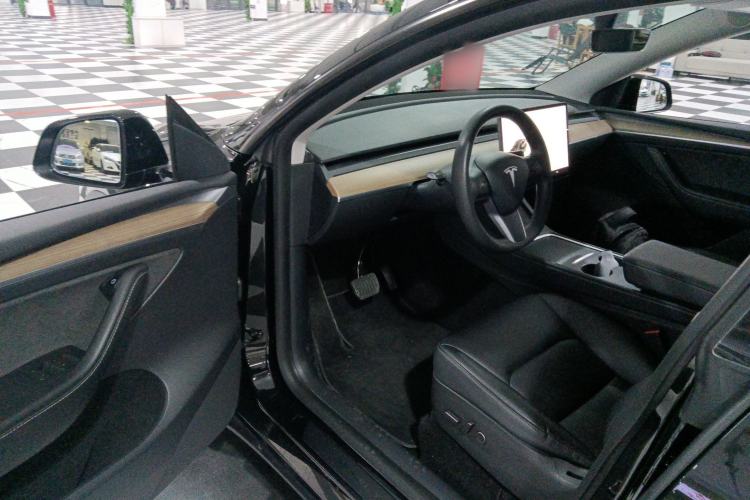 Used Tesla Model Y 2021 Standard Range Rear-Wheel Drive Version