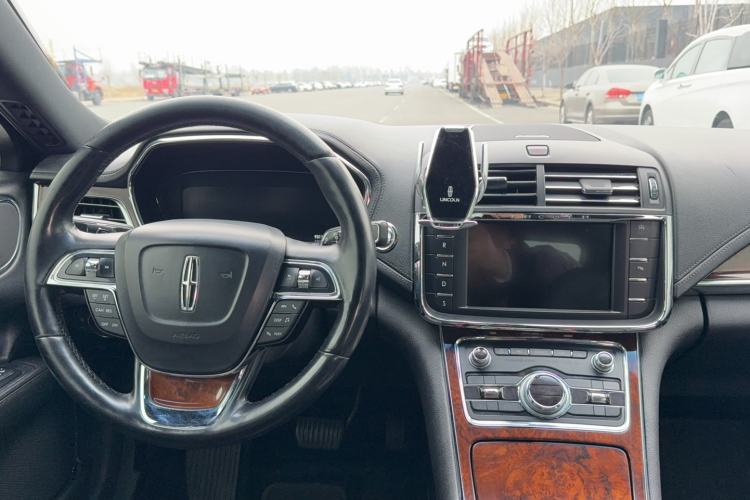 Used Lincoln Continental 2017 2.0T Two-Wheel-Drive Luxury Edition
