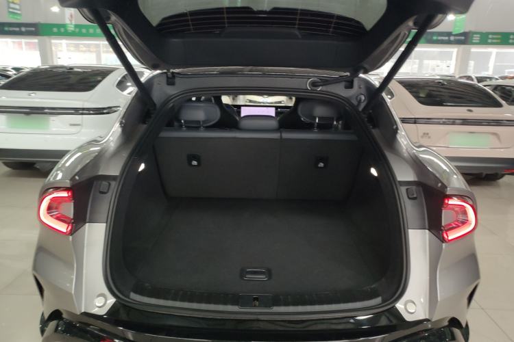 Used  YU7 2025 Ultra-Long Range High-Performance All-Wheel-Drive Max Edition
