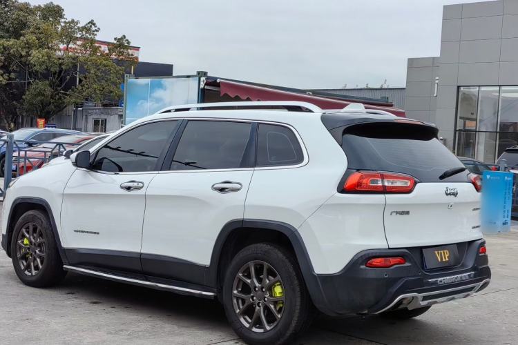 Used  Cherokee 2017 2.0L Superior Edition
