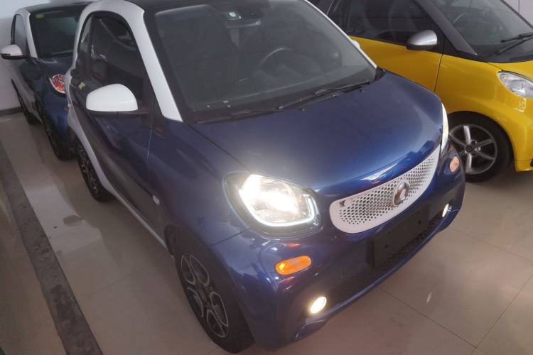 Used  fortwo 2017 1.0L 52kW New Sound Special Edition China V Emission Standard
