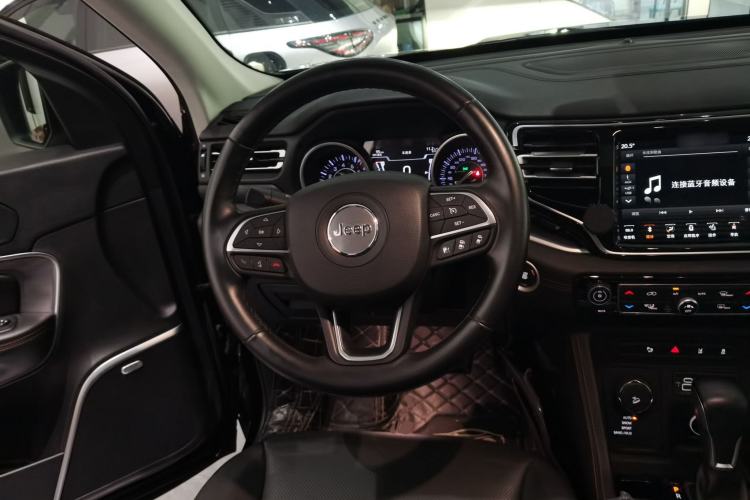 Used  Grand Commander 2018 2.0T Four-Wheel Drive Smart Enjoyment Version China V Emission Standard
