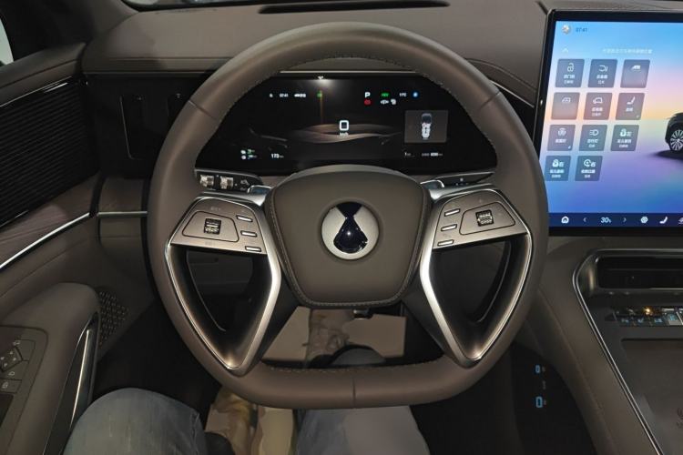 Used Denza N9 2025 Flagship Model
