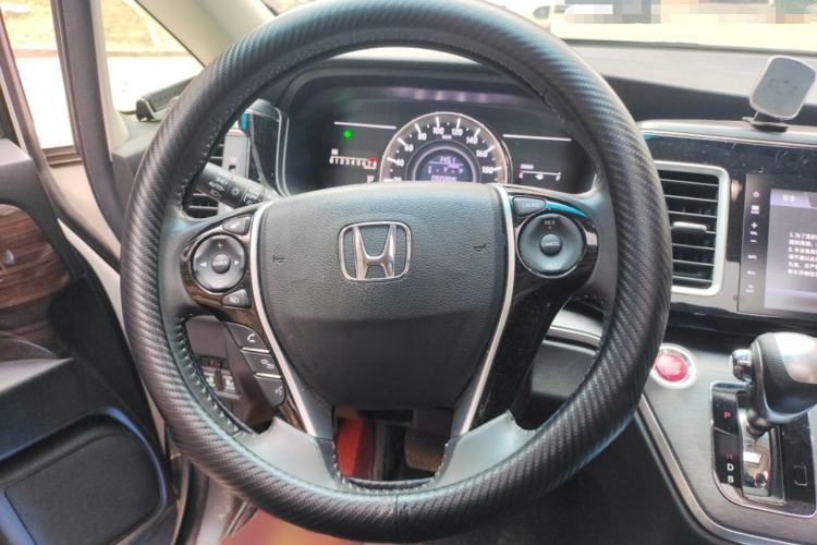 Used Honda Elysion 2016 2.4L Style Edition
