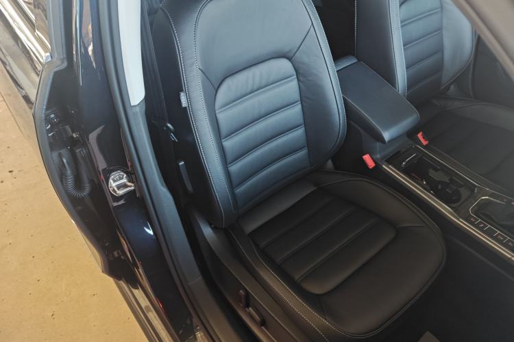 Used Volkswagen Passat 2017 330TSI DSG Luxury Edition
