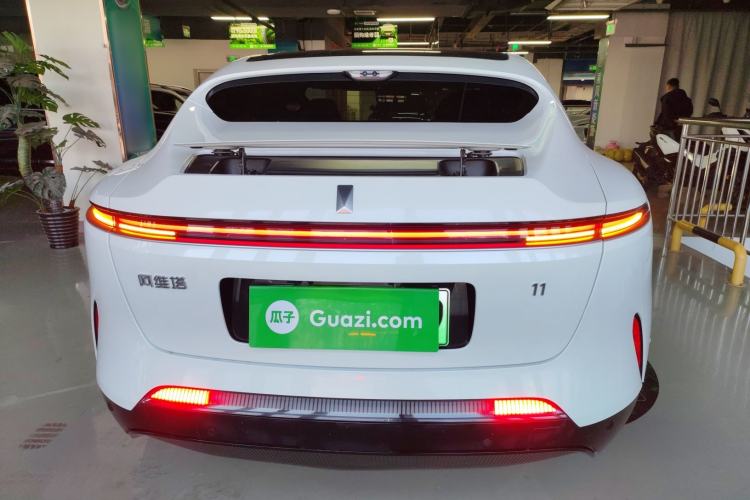 Used  11 2022 Long-Range Dual-Motor Luxury Edition 5 Seats
