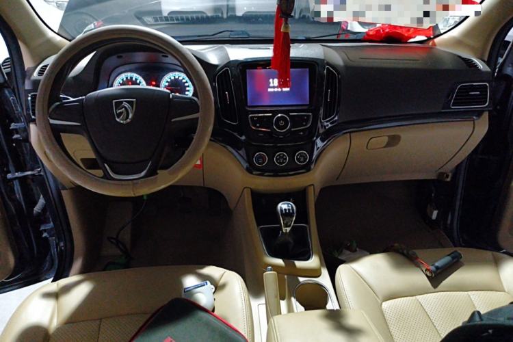 Used Baojun 730 2014 1.5L manual Comfort version 7 seats
