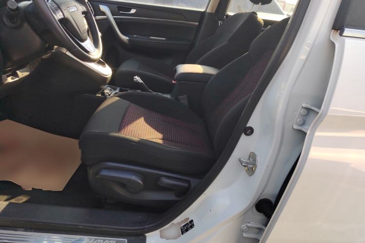 Used Haval M6 2018 Revised Version 1.5T DCT Two-Wheel Drive Urban Style
