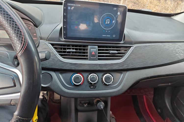 Used Baojun 310 2016 1.2L manual Comfort trim level