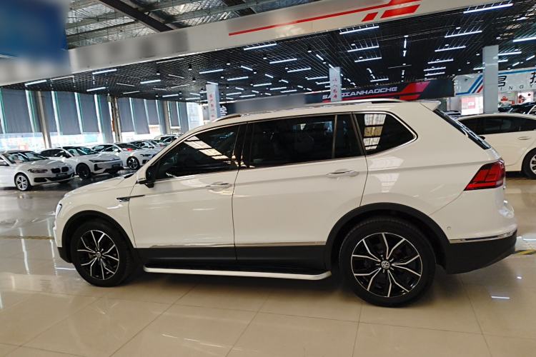 Used Volkswagen Tiguan L 2020 330TSI Automatic Two-Wheel Drive Smart Luxury Edition China VI Standard
