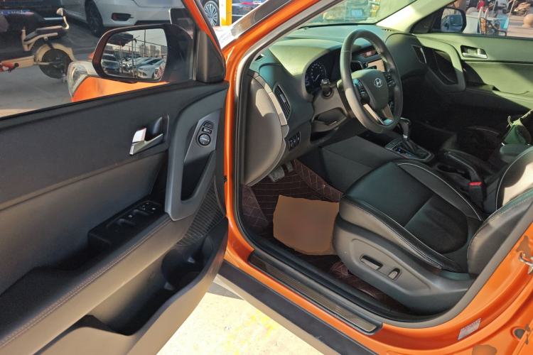 Used Hyundai ix25 2015 1.6L Automatic Two-Wheel-Drive Deluxe DLX Model