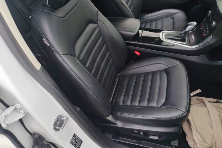 Used Ford Edge 2018 EcoBoost 245 Two-Wheel-Drive Titanium 7-Seater China VI Standard
