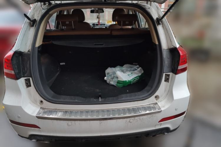 Used Haval H2 2016 Red Label 1.5T Manual Two-Wheel Drive Prestige Model
