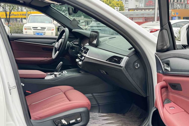 Used BMW 5 Series 2023 530Li Luxury Edition M Sport Package
