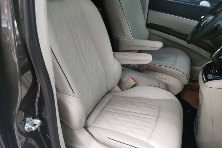 Used Buick GL8 2022 Land Executive Class 652T Prestige Model
