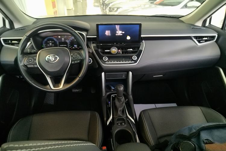 Used Toyota FRONTLANDER 2023 2.0L Smart Electric Hybrid Dual-Engine Deluxe Version
