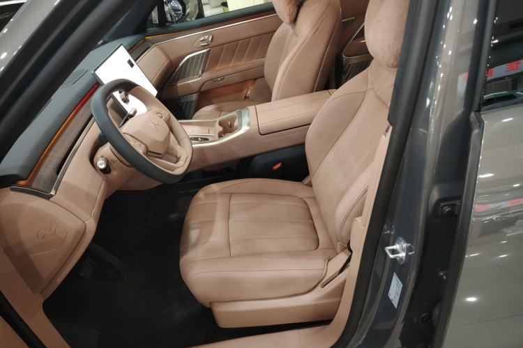 Used ONVO Luxeed L90 2025 Model—Ultra Six-Seater Version
