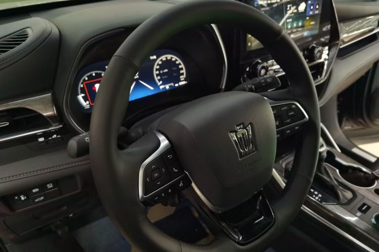 Used Toyota Crown Land Cruiser 2024 2.0T All-Wheel-Drive Prestige Version
