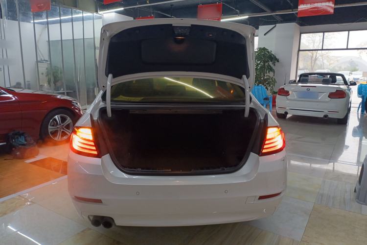 Used BMW 5 Series 2015 520i Elegant Edition
