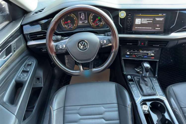 Used Volkswagen Passat 2020 330TSI Elite Edition China VI
