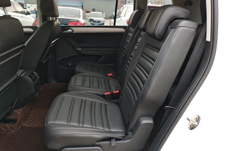 Used Volkswagen Touran 2018 Volkswagen Touran L 280TSI DSG Boundary Edition 7 Seats China VI Standard
