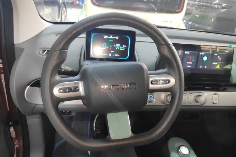 Used  Lumin 2023 301km Honey Dew Edition
