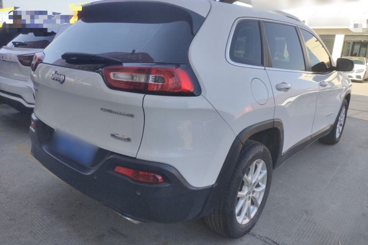 Used  Cherokee 2016 2.4L Leading Edition
