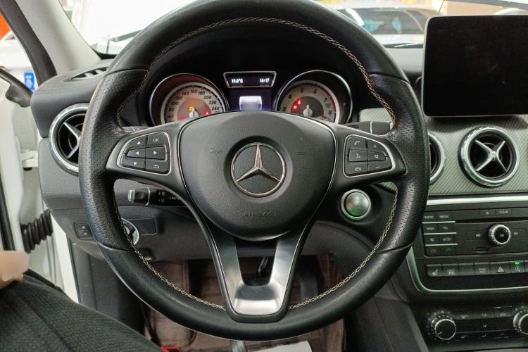 Used Mercedes-Benz GLA 2016 GLA 220 4MATIC Luxury Model
