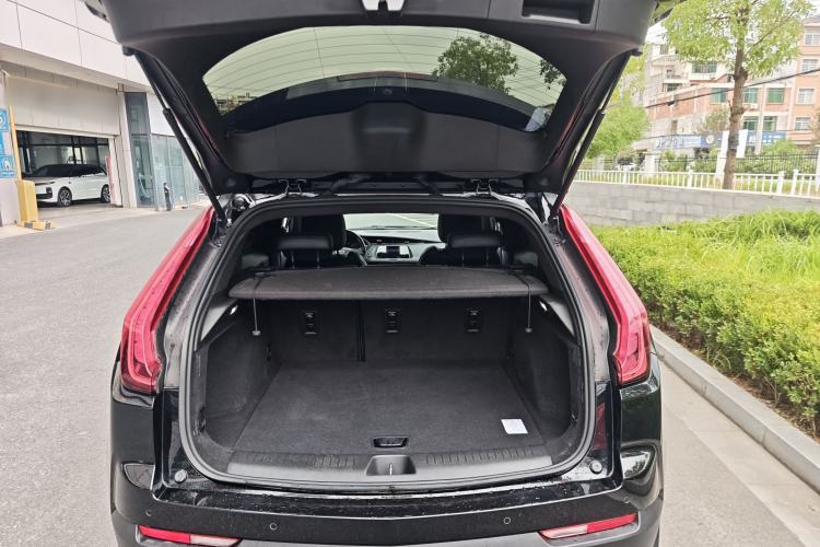 Used Cadillac XT4 2018 28T Two-Wheel Drive Tech Version