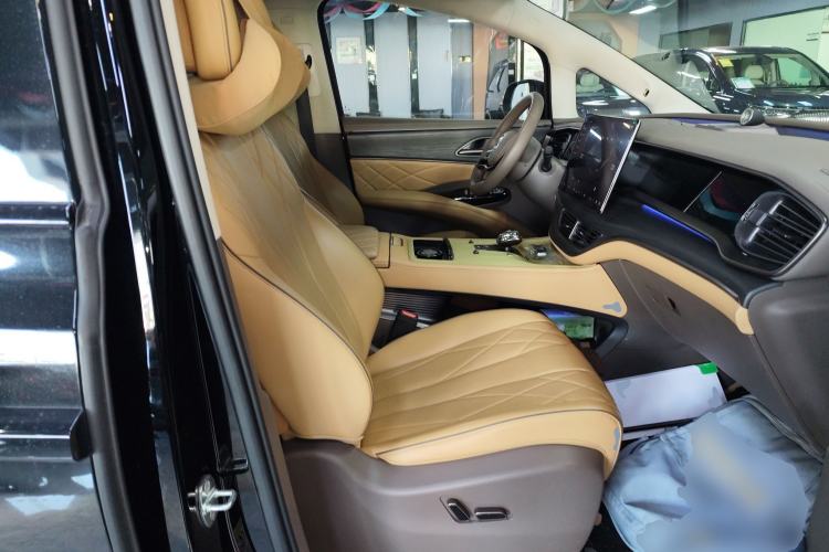 Used Denza D9 2022 DM-i 970 Four-Wheel Drive Flagship Model