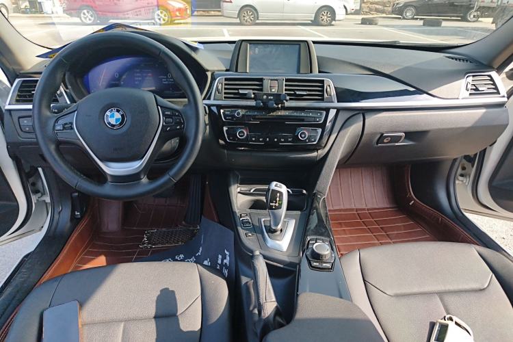Used BMW 3 Series 2017 318i Fashion Model
