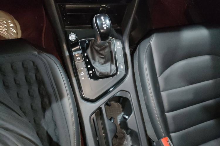 Used Volkswagen Tharu 2020 280TSI Two-Wheel Drive Luxury Edition China VI Standard
