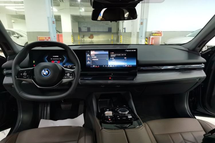 Used BMW i5 2024 eDrive 35L Luxury Package
