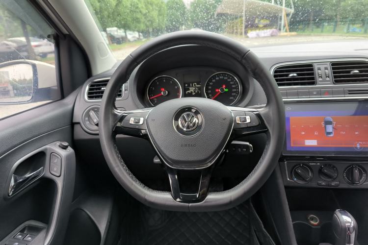 Used Volkswagen Polo 2016 1.6L Automatic Comfort Model

