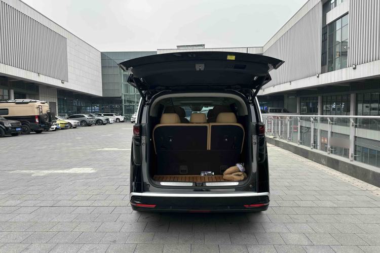 Used Denza D9 2024 DM-i 980 Four-Wheel Drive Prestige Model