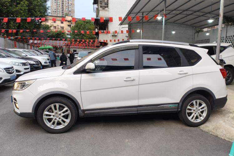 Used Baojun 560 2017 1.5T Manual Comfort Version 7 Seats
