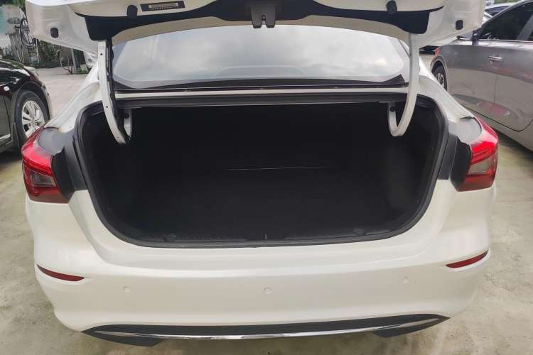 Used Changan Eado 2018 High-Energy Edition 1.6L GDI Manual Pioneer Model China V Standard
