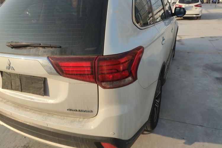 Used Mitsubishi Outlander 2016 2.4L 4x4 Elite Edition 5 Seats