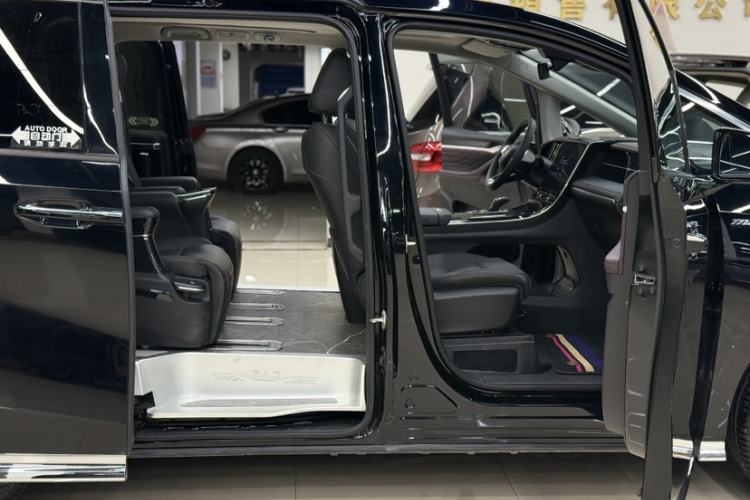 Used GAC Trumpchi M8 2024 Master Series 400T Prestige Edition
