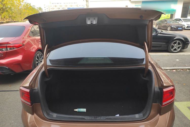 Used Volkswagen Lamando 2017 230TSI DSG Fashion Edition
