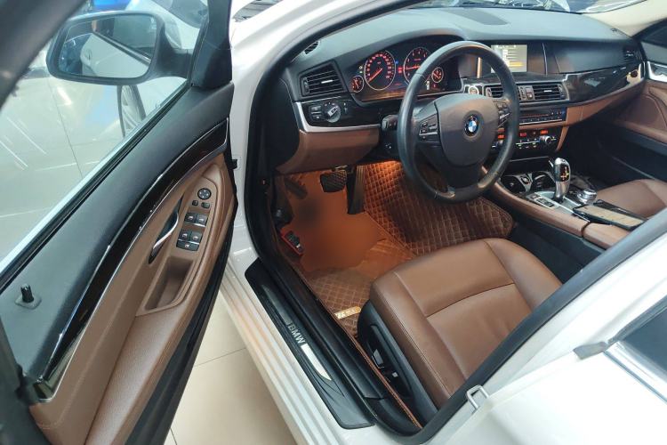 Used BMW 5 Series 2014 525Li Leading Model
