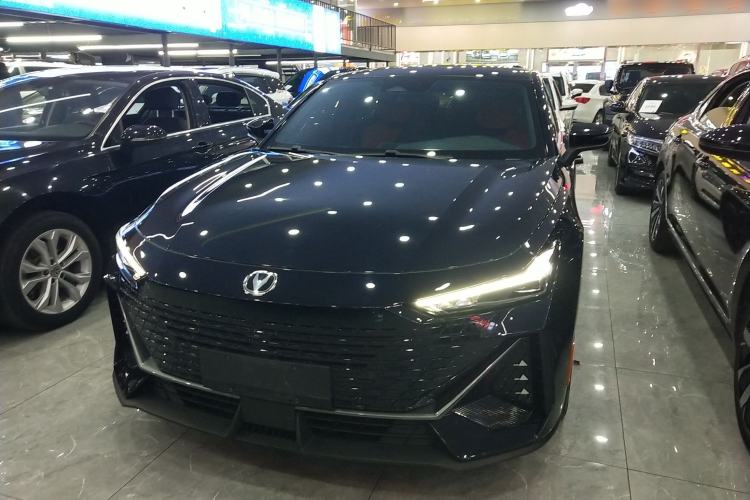 Used Changan UNI-V iDD 2023 ZhiDian iDD 1.5T 113km ZhiKu Model
