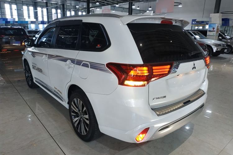 Used Mitsubishi Outlander 2021 Revised Version 2.0L Two-Wheel Drive Enjoyment Edition 5 Seats
