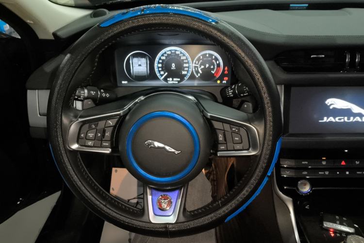 Used Jaguar XFL 2019 XFL 2.0T 250 PS Two-Wheel-Drive Luxury Edition
