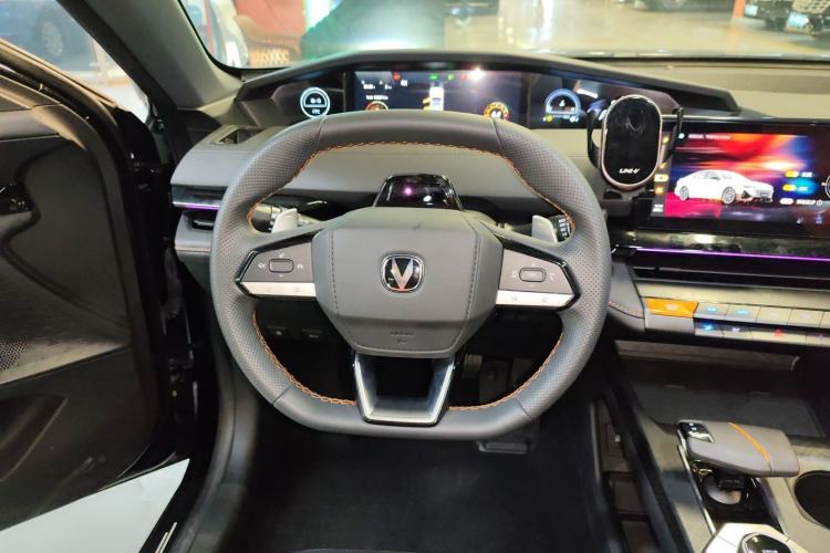 Used Changan UNI-V 2022 1.5T Prestige Version
