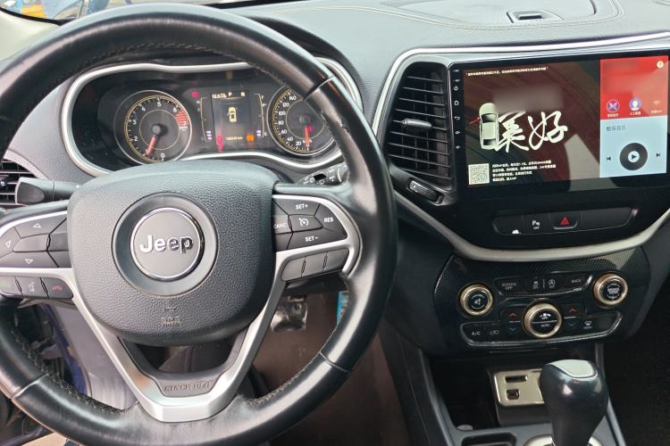 Used  Cherokee 2016 2.4L Leading Edition
