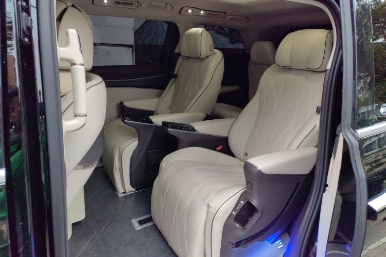 Used Denza D9 2024 DM-i 980 Four-Wheel Drive Prestige Model