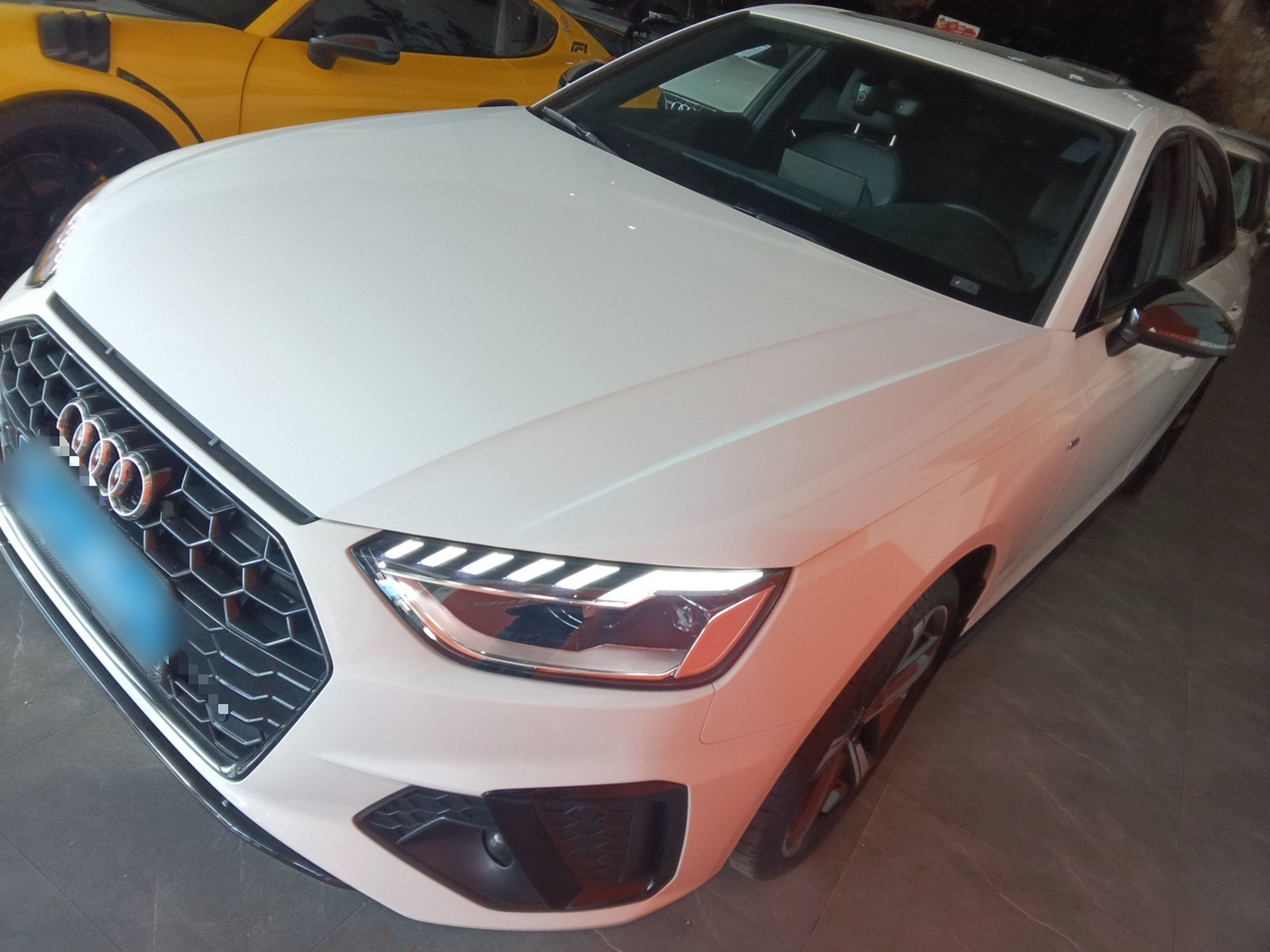 Под передней частью автомобиля