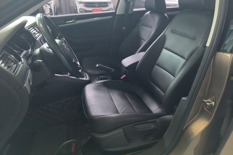 Used Volkswagen Sagitar 2017 1.6L Automatic Comfort Model
